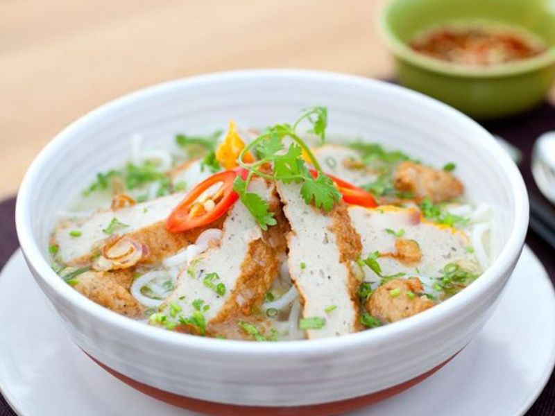 Món bánh canh chả cá đặc trưng của Nha Trang 