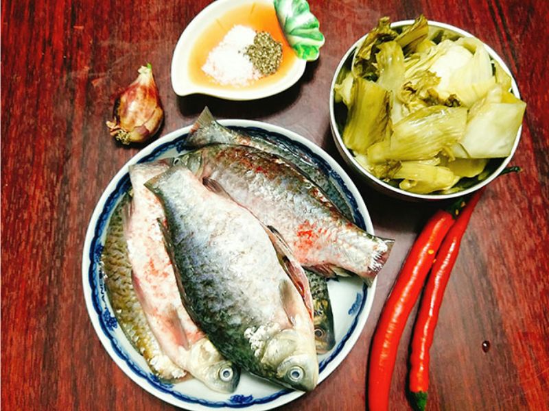 Nguyên liệu nấu canh dưa chua với cá cho 4 - 5 người ăn 